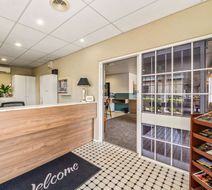 Quality Inn Ashby House Tamworth Lobby