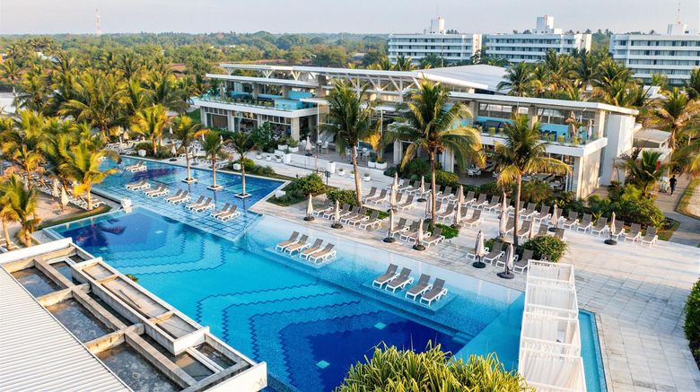 <b>Oceana Beach Resort Pool</b>. Images powered by <a href="https://iceportal.shijigroup.com/" title="IcePortal" target="_blank">IcePortal</a>.