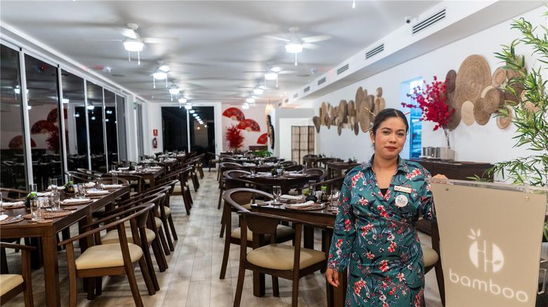 <b>Oceana Beach Resort Restaurant</b>. Images powered by <a href="https://iceportal.shijigroup.com/" title="IcePortal" target="_blank">IcePortal</a>.