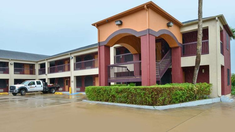 Americas Best Value Inn & Suites Exterior
