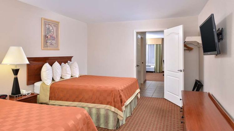 Americas Best Value Inn & Suites Suite
