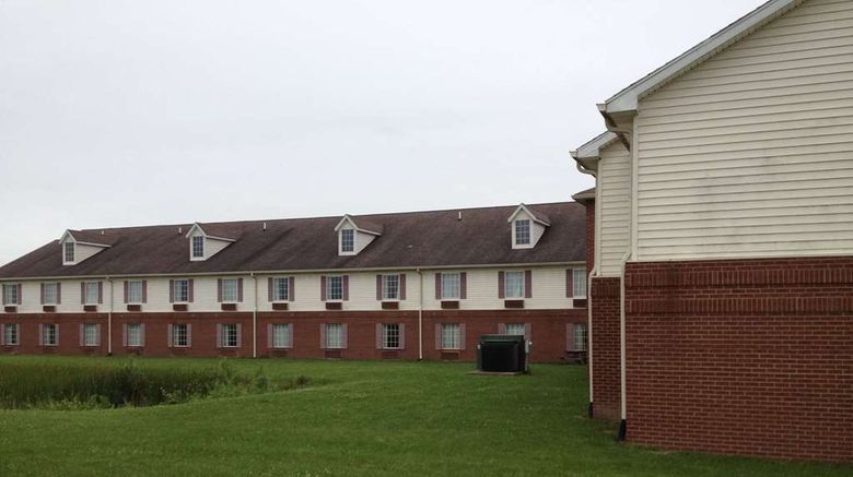 <b>Country Hearth Inn Exterior</b>. Images powered by <a href="https://iceportal.shijigroup.com/" title="IcePortal" target="_blank">IcePortal</a>.