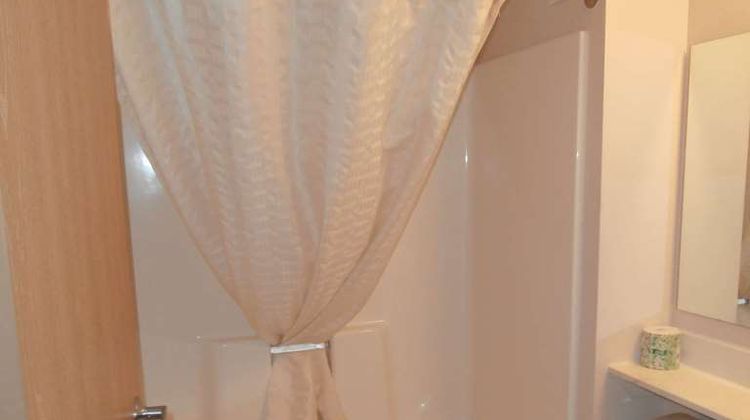 Americas Best Value Inn Annandale Room