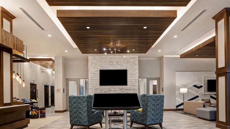 <b>Homewood Suites by Hilton Summerville Lobby</b>. Images powered by <a href="https://iceportal.shijigroup.com/" title="IcePortal" target="_blank">IcePortal</a>.