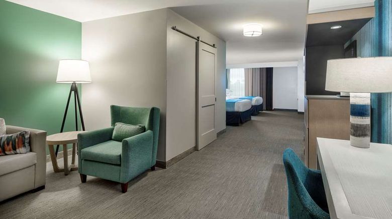 <b>SunCoast Park Hotel-Tapestry Coll Hilton Room</b>. Images powered by <a href="https://iceportal.shijigroup.com/" title="IcePortal" target="_blank">IcePortal</a>.