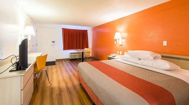 Travelodge by Wyndham Essington Room