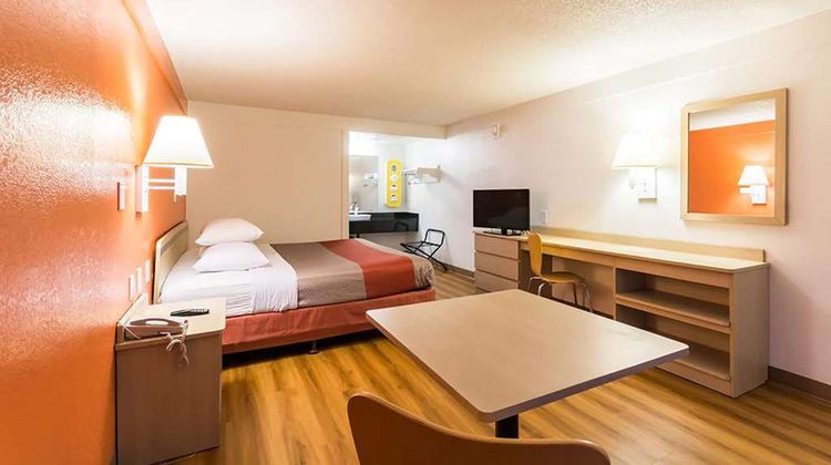 Travelodge by Wyndham Essington Room