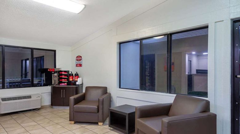 <b>Travelodge by Wyndham Essington Lobby</b>. Images powered by <a href="https://iceportal.shijigroup.com/" title="IcePortal" target="_blank">IcePortal</a>.