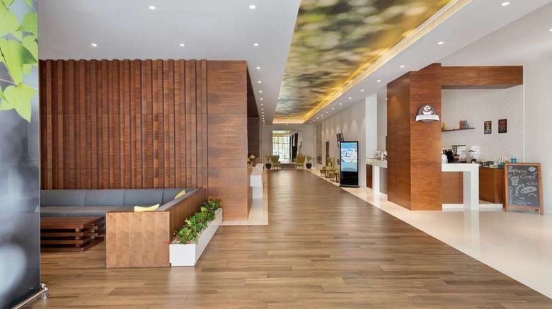 <b>Wyndham Garden Muscat Al Khuwair Lobby</b>. Images powered by <a href="https://iceportal.shijigroup.com/" title="IcePortal" target="_blank">IcePortal</a>.