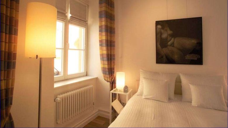 <b>Hotel Parc Beaux-Arts Room</b>. Images powered by <a href="https://iceportal.shijigroup.com/" title="IcePortal" target="_blank">IcePortal</a>.
