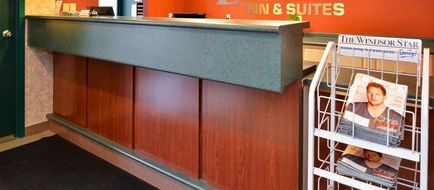 Lexington Inn & Suites Windsor Lobby