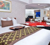 Lexington Inn & Suites Windsor Room