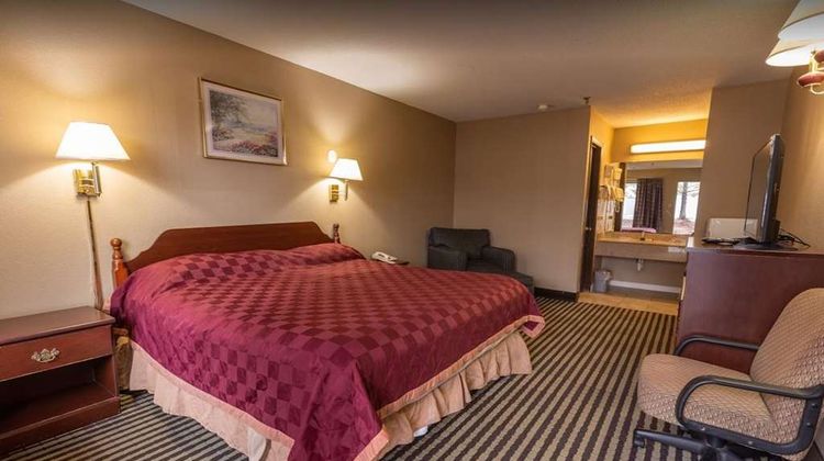 America's Best Inn & Suites Room