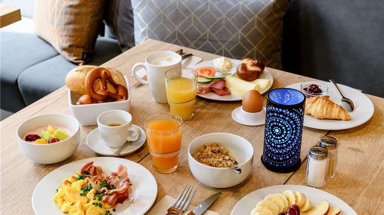 <b>Ibis Styles Magdeburg Restaurant</b>. Images powered by <a href="https://iceportal.shijigroup.com/" title="IcePortal" target="_blank">IcePortal</a>.