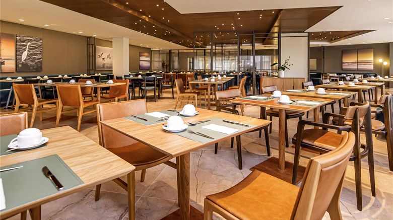 <b>Mercure Itajai Navegantes Restaurant</b>. Images powered by <a href="https://iceportal.shijigroup.com/" title="IcePortal" target="_blank">IcePortal</a>.