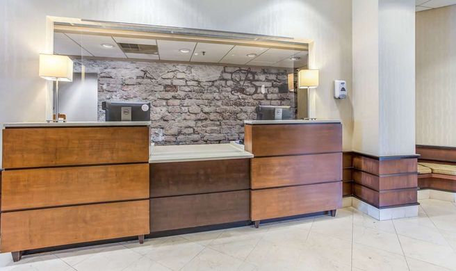 Burrstone Inn, Ascend Hotel Collection Lobby