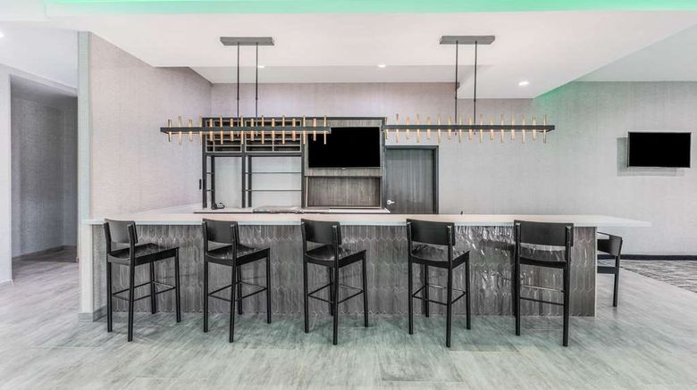 <b>La Quinta Inn & Suites Galveston Restaurant</b>. Images powered by <a href="https://iceportal.shijigroup.com/" title="IcePortal" target="_blank">IcePortal</a>.