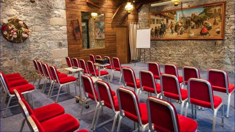 <b>Le Montbrillant Hotel Meeting</b>. Images powered by <a href="https://iceportal.shijigroup.com/" title="IcePortal" target="_blank">IcePortal</a>.