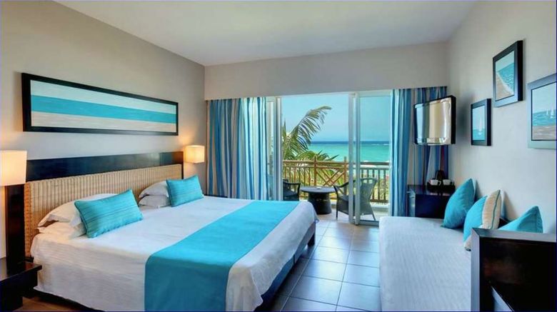 <b>Pearl Beach Hotel Room</b>. Images powered by <a href="https://iceportal.shijigroup.com/" title="IcePortal" target="_blank">IcePortal</a>.