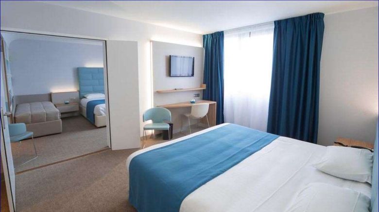 <b>Plaza Site Du Futuroscope Hotel Room</b>. Images powered by <a href="https://iceportal.shijigroup.com/" title="IcePortal" target="_blank">IcePortal</a>.
