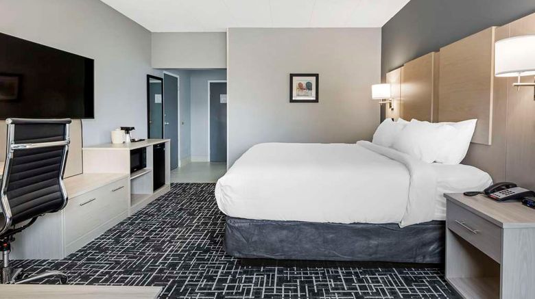 <b>Comfort Inn Hyannis - Cape Cod Room</b>. Images powered by <a href="https://iceportal.shijigroup.com/" title="IcePortal" target="_blank">IcePortal</a>.