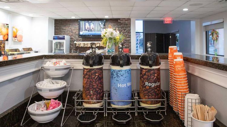 Comfort Inn Hyannis - Cape Cod Restaurant
