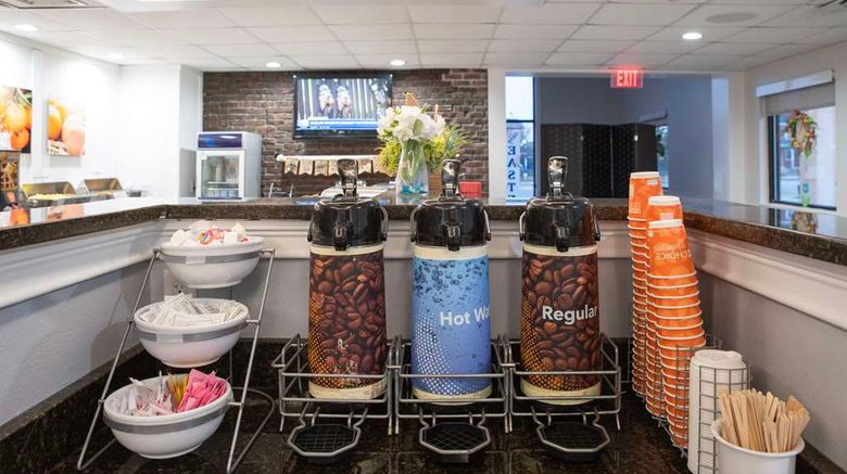 <b>Comfort Inn Hyannis - Cape Cod Restaurant</b>. Images powered by <a href="https://iceportal.shijigroup.com/" title="IcePortal" target="_blank">IcePortal</a>.