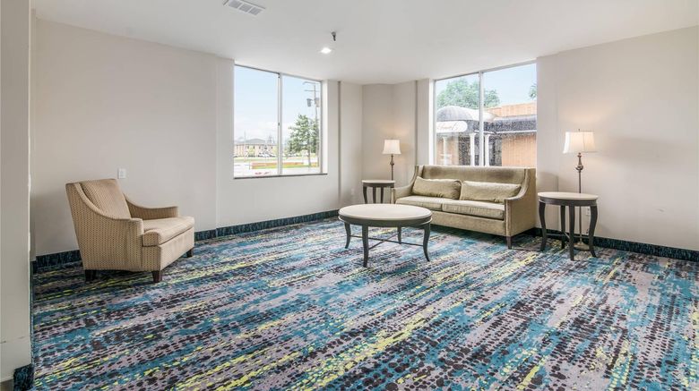 <b>Quality Inn Rochester Lobby</b>. Images powered by <a href="https://iceportal.shijigroup.com/" title="IcePortal" target="_blank">IcePortal</a>.