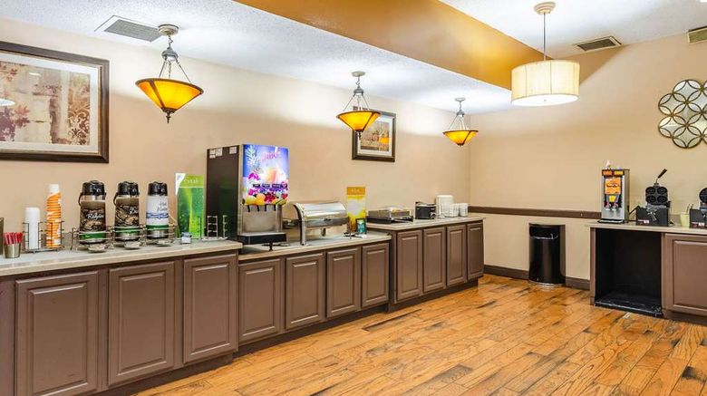 <b>Quality Inn Radford Restaurant</b>. Images powered by <a href="https://iceportal.shijigroup.com/" title="IcePortal" target="_blank">IcePortal</a>.