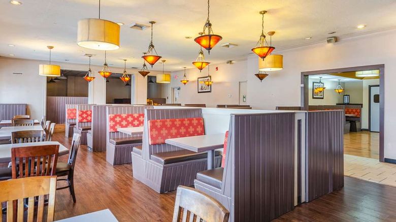 <b>Quality Inn Radford Restaurant</b>. Images powered by <a href="https://iceportal.shijigroup.com/" title="IcePortal" target="_blank">IcePortal</a>.