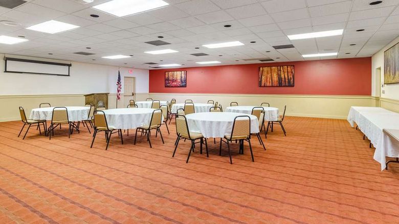 <b>Quality Inn Radford Meeting</b>. Images powered by <a href="https://iceportal.shijigroup.com/" title="IcePortal" target="_blank">IcePortal</a>.