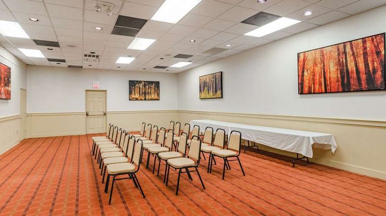 <b>Quality Inn Radford Meeting</b>. Images powered by <a href="https://iceportal.shijigroup.com/" title="IcePortal" target="_blank">IcePortal</a>.