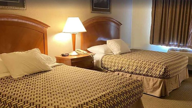 Riverside Inn Travelodge by Wyndham Room