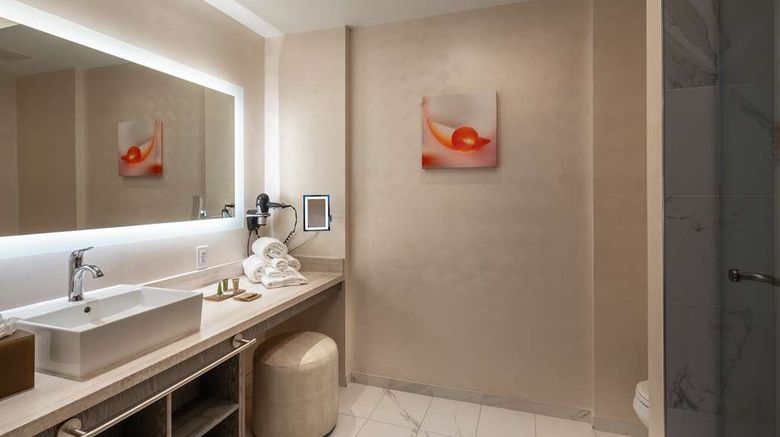 <b>Scarlet Pearl Casino Resort Room</b>. Images powered by <a href="https://iceportal.shijigroup.com/" title="IcePortal" target="_blank">IcePortal</a>.