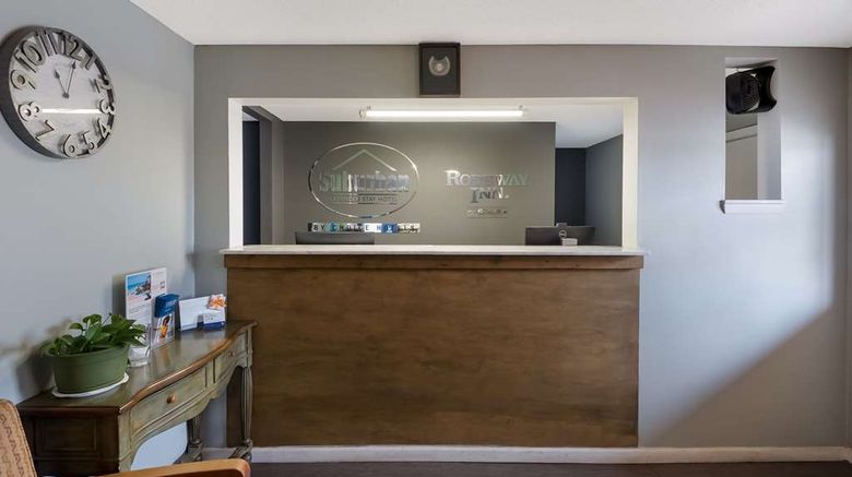 <b>Rodeway Inn Lobby</b>. Images powered by <a href="https://iceportal.shijigroup.com/" title="IcePortal" target="_blank">IcePortal</a>.