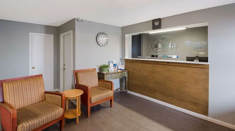 Rodeway Inn Lobby