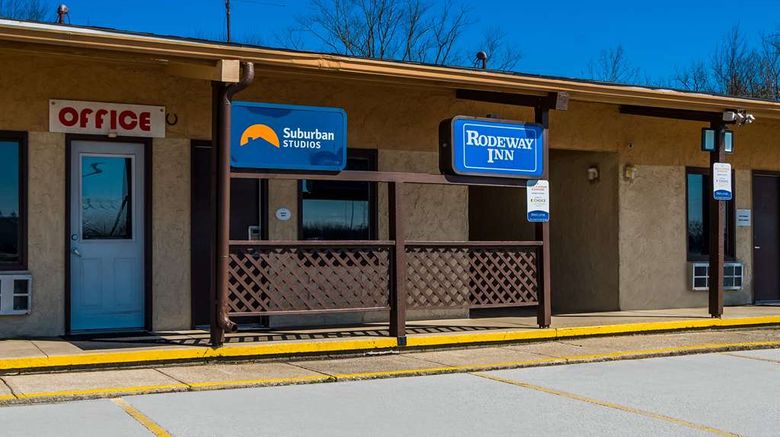 <b>Rodeway Inn Exterior</b>. Images powered by <a href="https://iceportal.shijigroup.com/" title="IcePortal" target="_blank">IcePortal</a>.