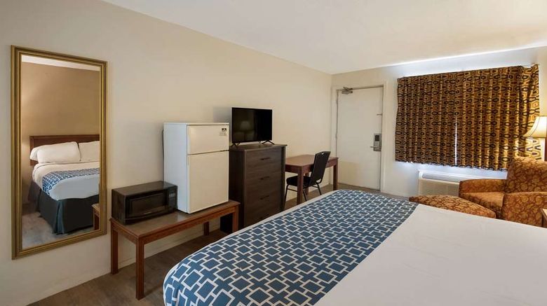 <b>Rodeway Inn Room</b>. Images powered by <a href="https://iceportal.shijigroup.com/" title="IcePortal" target="_blank">IcePortal</a>.