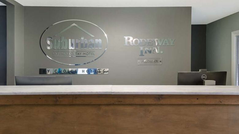 <b>Rodeway Inn Lobby</b>. Images powered by <a href="https://iceportal.shijigroup.com/" title="IcePortal" target="_blank">IcePortal</a>.