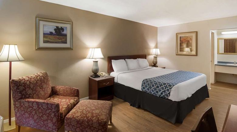 <b>Rodeway Inn Room</b>. Images powered by <a href="https://iceportal.shijigroup.com/" title="IcePortal" target="_blank">IcePortal</a>.
