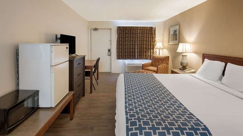 <b>Rodeway Inn Room</b>. Images powered by <a href="https://iceportal.shijigroup.com/" title="IcePortal" target="_blank">IcePortal</a>.