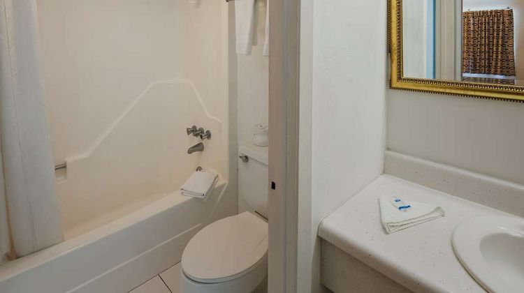Rodeway Inn Room