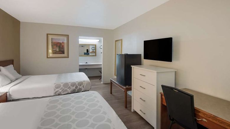 <b>Rodeway Inn Room</b>. Images powered by <a href="https://iceportal.shijigroup.com/" title="IcePortal" target="_blank">IcePortal</a>.