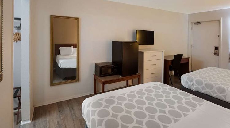 Rodeway Inn Room