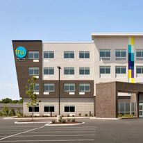 Tru by Hilton Easton