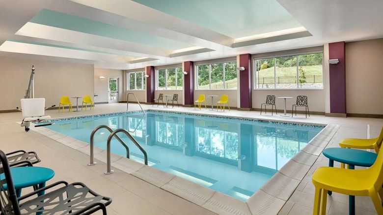 <b>Tru by Hilton Easton Pool</b>. Images powered by <a href="https://iceportal.shijigroup.com/" title="IcePortal" target="_blank">IcePortal</a>.