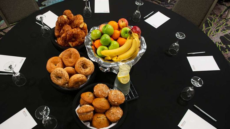 <b>Hilton Garden Inn Seattle/Lynnwood Meeting</b>. Images powered by <a href="https://iceportal.shijigroup.com/" title="IcePortal" target="_blank">IcePortal</a>.
