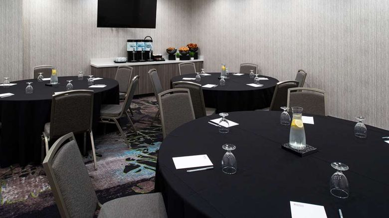 <b>Hilton Garden Inn Seattle/Lynnwood Meeting</b>. Images powered by <a href="https://iceportal.shijigroup.com/" title="IcePortal" target="_blank">IcePortal</a>.