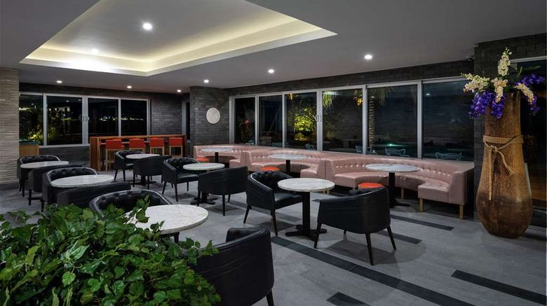 <b>Koi Resort Saint Kitts, Curio Collection Restaurant</b>. Images powered by <a href="https://iceportal.shijigroup.com/" title="IcePortal" target="_blank">IcePortal</a>.