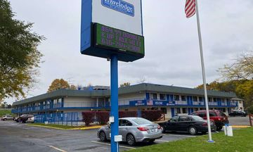 Travelodge by Wyndham Grand Rapids North